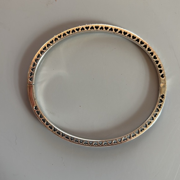 PANDORA Radiant Hearts Bangle EUC - Picture 3 of 6